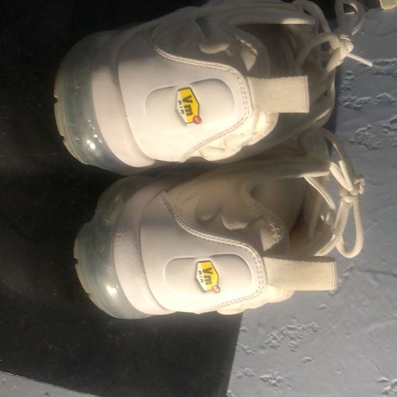 Size:8.5 Nike vapor max plus - Picture 2 of 4